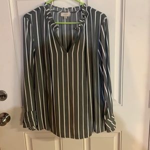 Women’s long sleeve top from the loft size medium